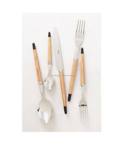 Couverts en métal robustes avec manche en bois conçus pour durer longtemps, offrant durabilité et style pour les repas de tous les jours - Product Image 5