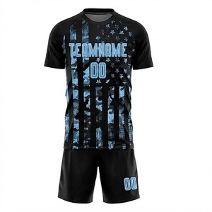 Ensemble d'uniformes de football unisexe, imprimé par sublimation, dégradé de couleurs, maillot à manches courtes, short à taille élastique, évacuation de l'humidité, 100% - Product Image 6
