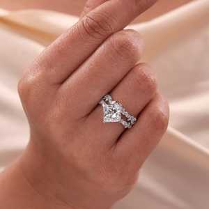 Anillo de Compromiso Romántico con Diamante de Corte Princesa de 2.01CT, Cultivado en Laboratorio, Oro Blanco de 14K, Joyería para Regalo de Fiesta o Boda - Product Image 3