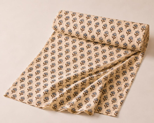 Tissu en coton imprimé à la main indien écologique, motif floral botanique bleu, tissu doux au mètre, pour robes et décoration intérieure de Jaipur - Product Image 2