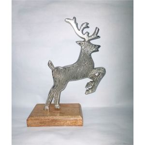 Statue de cerf en argent de luxe personnalisée, centre de table décoratif, sculpture d'animal en métal aluminium avec base en bois massif pour la décoration - Product Image 1