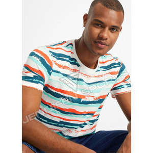 Camiseta de Manga Corta con Estampado de Rayas Multicolores de Moda Urbana para Hombre, Corte Regular, 240 GSM, 100% Algodón, Transpirable, de Secado Rápido - Product Image 3