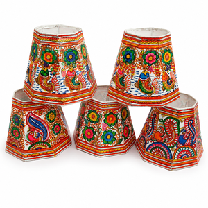 Pantalla de Lámpara de Metal Hecha a Mano con Arte Folclórico Tradicional Indio, Cubierta de Lámpara de Mesa en Forma de Cono Pintada a Mano y Colorida, Decorativa y Pulida - Product Image 1