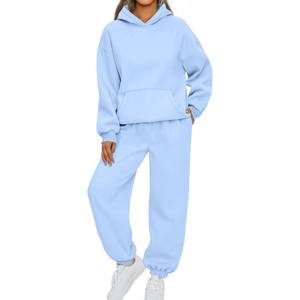 Ensemble deux pièces streetwear pour femmes grandes tailles, à capuche, imprimé uni, coupe droite, épaules tombantes, couleurs contrastées, fabriqué au Pakistan - Product Image 1