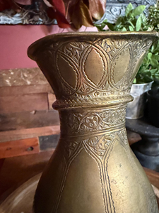 Mughal-Stil Messing-Wasserkrug Handgefertigter Antiker Messingkrug Vintage Indischer Messingkrug Dekorativer Verzierter Wasserkrug Tradition - Product Image 2