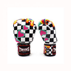Gants de boxe Hot Selling personnalisés orange en cuir PU de haute qualité, imperméables, à séchage rapide, avec fermeture pour MMA - Product Image 1