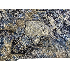 Tapis en laine et soie noué à la main, bleu cobalt gris, motif géométrique en losanges, petit tapis d'appoint - Product Image 4