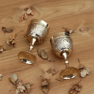 Gobelet en laiton fait main, design vintage en relief, coupe à vin ronde pour mariage, usage décoratif, 2 pièces - Product Image 6