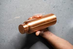 ขวดน้ำทองแดงพิมพ์ลายสุดหรูระดับพรีเมียม ผสมผสานความดั้งเดิมกับดีไซน์ทันสมัยอย่างลงตัว - Product Image 3