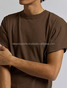 Camiseta Oversize Corta para Hombre, Estilo Urbano Casual de Verano, Lisa con Bordado, 200g, Ajuste Holgado, Poliéster/Algodón, Venta al por Mayor - Product Image 4