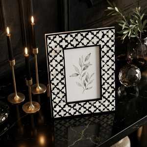 Marco de Fotos de Resina Hecho a Mano con Incrustaciones de Hueso, Elegante Portafotos Personalizado con Patrón de Mosaico Artístico para Interiores Modernos - Product Image 6