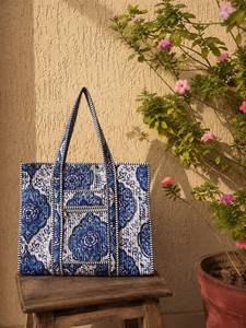Sac fourre-tout à bandoulière pour femme, tendance, en coton matelassé à imprimé floral, 18x18 pouces, avec fermeture éclair et chaînes, fait main, lavable - Product Image 5