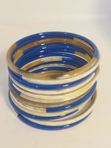 Brazaletes de Cuerno de Búfalo Pulidos con Diseño Animal, Ecológicos, Color Natural de Cuerno, por SANIYA HANDICRAFT - Product Image 2