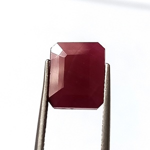 Rubí natural facetado de alta calidad con corte esmeralda, 8.75 quilates, piedra suelta de 9.7x11.9 mm para la fabricación de joyas - Product Image 1