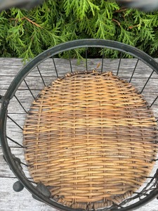 Magnifique panier à fruits en rotin, parfait pour une décoration intérieure naturelle et favorisant une bonne circulation de l'air pour les fruits frais. - Product Image 6