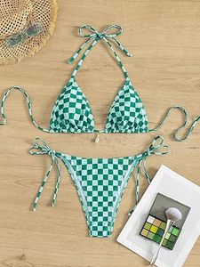 High Demanded Women's Halter Neck Bikini with <b>V</b>-<b>Strings</b> Bottom Floral Pattern Spandex/Nylon Fabric Custom 2-Piece Beachwear Set - Product Image 4