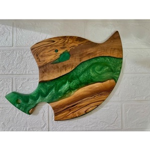 Planche de cuisine en bois finition naturelle avec résine époxy, planche à découper en bois de rivière de qualité supérieure, planche de découpe design en bois dur et époxy - Product Image 1