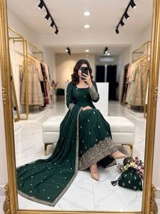 Élégant ensemble Anarkali vert brodé en rayonne avec dupatta, longueur ras du sol, tenue traditionnelle indienne et pakistanaise pour femme, coupe décontractée - Product Image 3