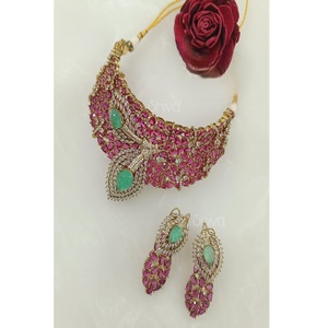 Magnifique ensemble collier ras-du-cou et boucles d'oreilles en laiton plaqué or avec moissanite doublette, qualité supérieure, tendance et élégant, pour femme, idéal pour mariage - Product Image 1