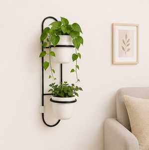 Support mural moderne pour plantes avec deux pots blancs, structure en métal noir, design minimaliste pour plantes vertes d'intérieur - Product Image 5