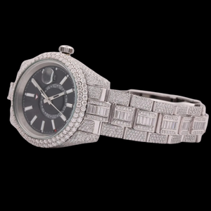 นาฬิกาข้อมือผู้ชายดีไซน์เนอร์คุณภาพพรีเมียม หน้าปัดสีดำประดับเพชรโมอิสซาไนต์ทรงบาแกตต์และทรงกลม สไตล์ฮิปฮอป พร้อมฟังก์ชั่นแสดงวันที่อัตโนมัติ - Product Image 4