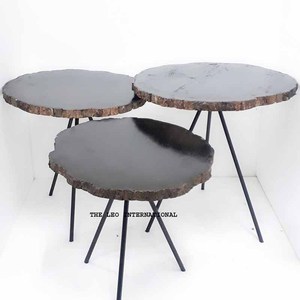 Premium Quality Wooden <b>Coffee</b> <b>Table</b> With Antique Finish Ideal For <b>Vintage</b> Interiors And Classic Home Decoration Needs - Product Image 1