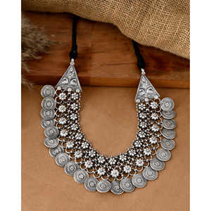 Collar de Moda Meera Jaipur Rudrani con Diseño de Haar Plateado - Product Image 1