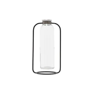 Jarrón de Vidrio Minimalista Ecológico con Marco de Metal Cromado, Diseño Cuadrado de 8.5 Pulgadas de Alto para Decoración de Escritorio con Flores/Plantas Verdes - Product Image 6