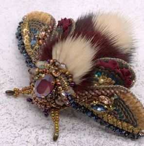 MD HANDICRAFTS Broche Bordado a Mano Personalizable y Colorido con Cuentas y Lentejuelas de Primera Calidad para Bodas y Fiestas, Unisex - Product Image 3