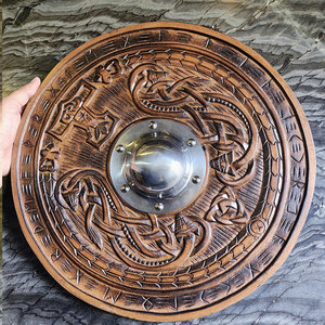 Escudo Redondo Vikingo Auténtico de Madera, Diseño Nórdico Clásico, Madera Hecha a Mano Resistente para Exhibición Histórica y Coleccionistas - Product Image 5