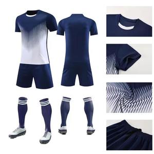 Conjunto de Uniforme de Fútbol Personalizado Ligero 100% Poliéster, Diseño Degradado Azul Marino y Blanco, Camiseta de Manga Corta, Pantalones Cortos y Calcetines Transpirables - Product Image 1