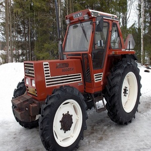 Potente Tractor Usado Fiat 110-90 DT 4WD en Venta, Ideal para las Necesidades Agrícolas Modernas, con Excelente Eficiencia y Diseño Robusto - Product Image 1