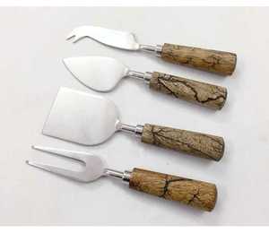 Ensemble d'ustensiles à fromage en acier inoxydable 4 pièces avec manche en bois, outils de service, sans danger pour les aliments - Product Image 1