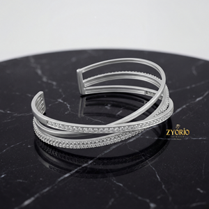 สร้อยข้อมือเงินแท้ประดับเพชรทองคำขาวสังเคราะห์ ดีไซน์คลาสสิกหรูหรา ระยิบระยับ เหมาะสำหรับผู้หญิง เป็นของขวัญสำหรับงานแต่งงานหรืองานเลี้ยง - Product Image 1