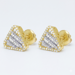 Boucles d'oreilles clous de luxe pour femme en or massif 10K, motif géométrique triangle, serties de moissanite taille baguette – Cadeau tendance pour fêtes, mariages, anniversaires - Product Image 1