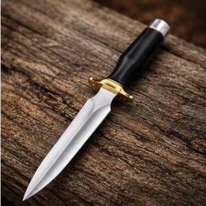 Couteau de camping extérieur personnalisé fait main en acier inoxydable, manche en corne et laiton, pointe clip, bord droit, longueur totale 14 pouces, épaisseur 0,5 mm - Product Image 4