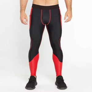 Pantalon de sport personnalisé OEM pour hommes, rouge et noir vibrants, coupe ajustée, impression textile numérique CMYK, pour musculation et flexion. - Product Image 4