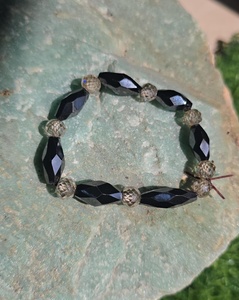 Bracelet en moissanite rond et noir fantaisie de 7 mm, couleur champagne clair, fait main - Product Image 6