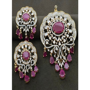 Conjunto de Collar y Pendientes de Diseño con Acabado Dorado y Blanco de Primera Calidad, Glamuroso, para Bodas y Fiestas, Colección para Mujer - Product Image 1