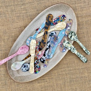 Cuillère décorative artisanale en résine écologique pour la cuisine, la salle à manger, la décoration de la maison et les cadeaux, disponible au meilleur prix du marché - Product Image 3