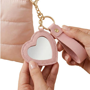 Porte-clés en cuir portable en gros avec miroir en forme de cœur et sangle, logo personnalisé pour cadeaux féminins - Product Image 4