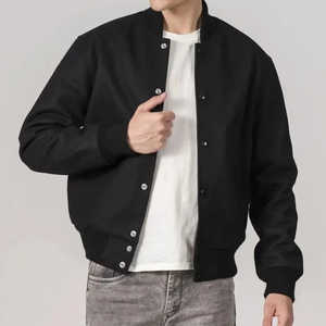 Veste d'hiver tendance fabriquée par des professionnels, design très populaire, veste varsity de haute qualité en vente - Product Image 1