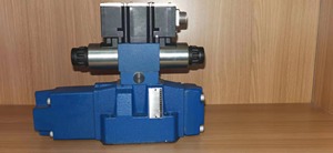 Vanne de commande directionnelle proportionnelle électro-hydraulique 4WRZ10E50-7X/6A24NET Taille 10 Garantie 1 an pour applications hydrauliques industrielles - Product Image 3
