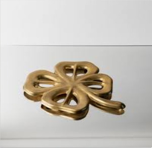 Round brass coaster with embossed floral motifs and <b>small</b> dotted accents, handcrafted <b>mat</b>, available at wholesale prices. - Product Image 6