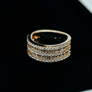 Bague de fiançailles et de mariage en argent sterling 925 avec moissanite, style hip-hop glacé, pavé brillant, large bande, luxe, unisexe, tendance - Product Image 1
