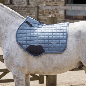 Tapis de selle carré classique à motif personnalisé, doux, à contact étroit, avec doublure en maille respirante, équipement équestre, fabrication OEM - Product Image 1