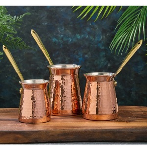 Cafetière turque artisanale en cuivre Cezve Ibrik de forme ronde avec poignée en métal, design traditionnel pour la préparation du café - Product Image 5
