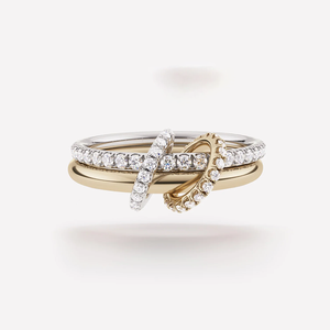 Anillo de Lujo con Eslabones de Metal Mixto Entrelazados, Anillo Apilable de Oro Sólido de 14K y Plata con Detalles de Diamantes para Mujer - Product Image 1