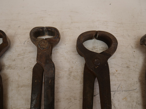 Outils de toilettage pour chevaux de style vintage, en acier inoxydable, pour le travail du ferrier. - Product Image 5