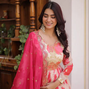 Salwar Kameez de Seda Estampada con Trabajo Gota Patti, Vestido Étnico de Verano para Bodas, Diseño de Diseñador, Ropa de Fiesta para Mujer, Vestido Indio - Product Image 1